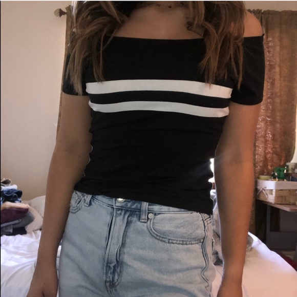 Black off the shoulder top - Picture 1 of 2